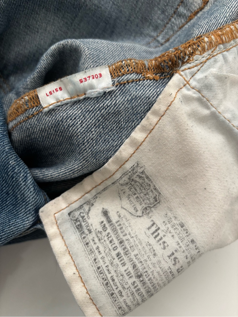 🦄 Vintage Levi’s 501 Jeans - Picture 8 of 9